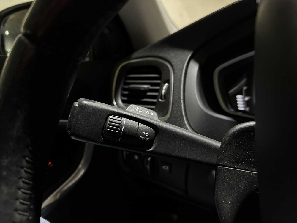 Volvo V40 2.0 D3 Summum 148pk 2012, L-445-XL