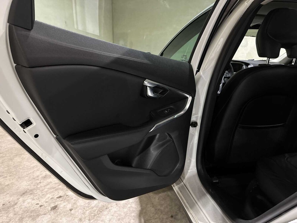 Volvo V40 2.0 D3 Summum 148pk 2012, L-445-XL