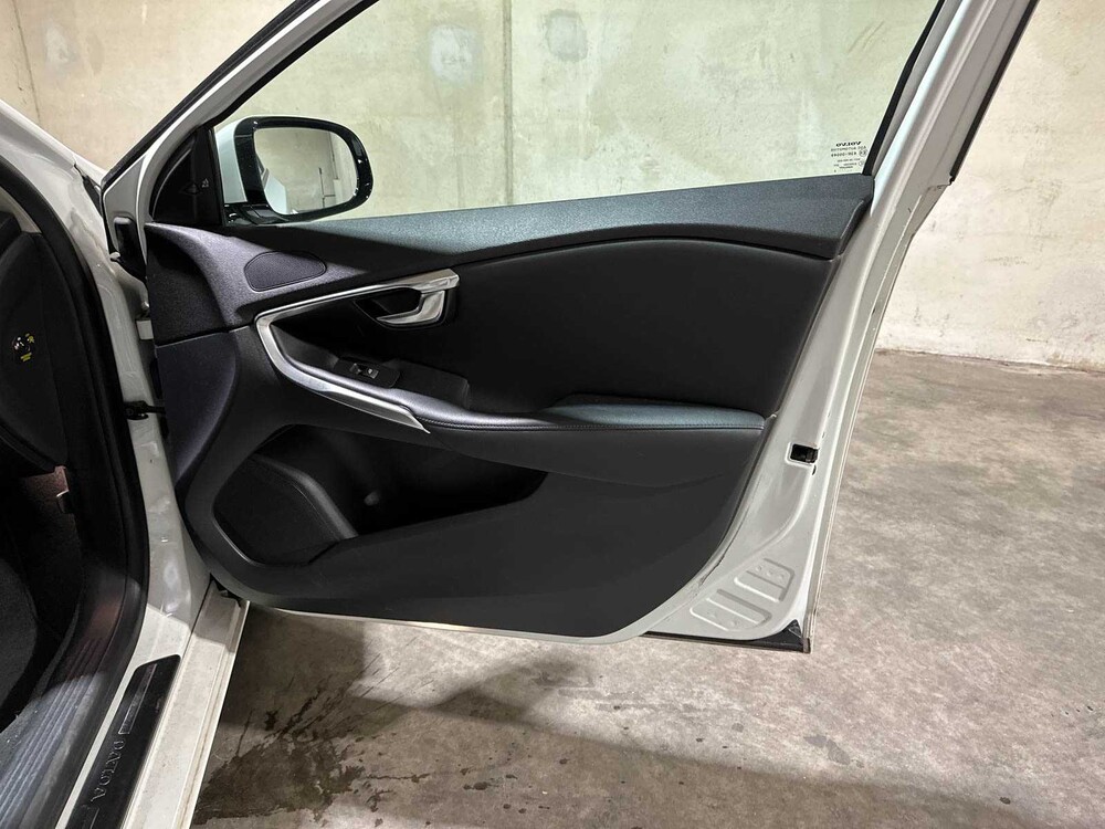 Volvo V40 2.0 D3 Summum 148 PS 2012, L-445-XL