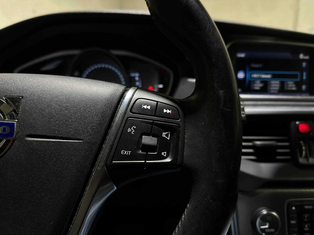 Volvo V40 2.0 D3 Summum 148 PS 2012, L-445-XL