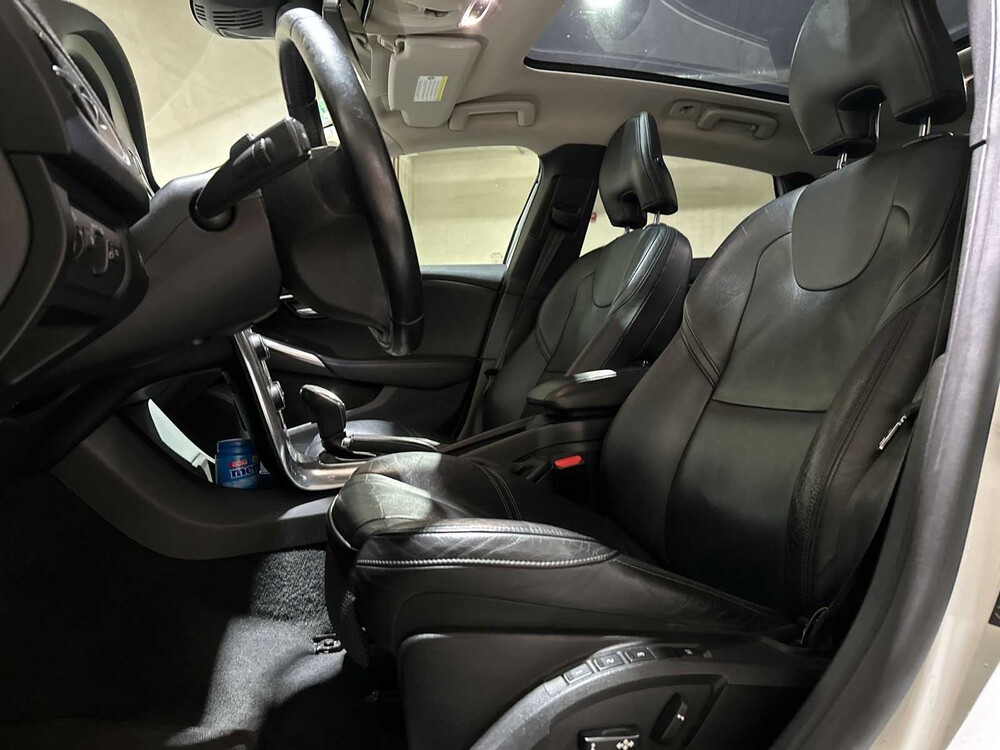 Volvo V40 2.0 D3 Summum 148pk 2012, L-445-XL