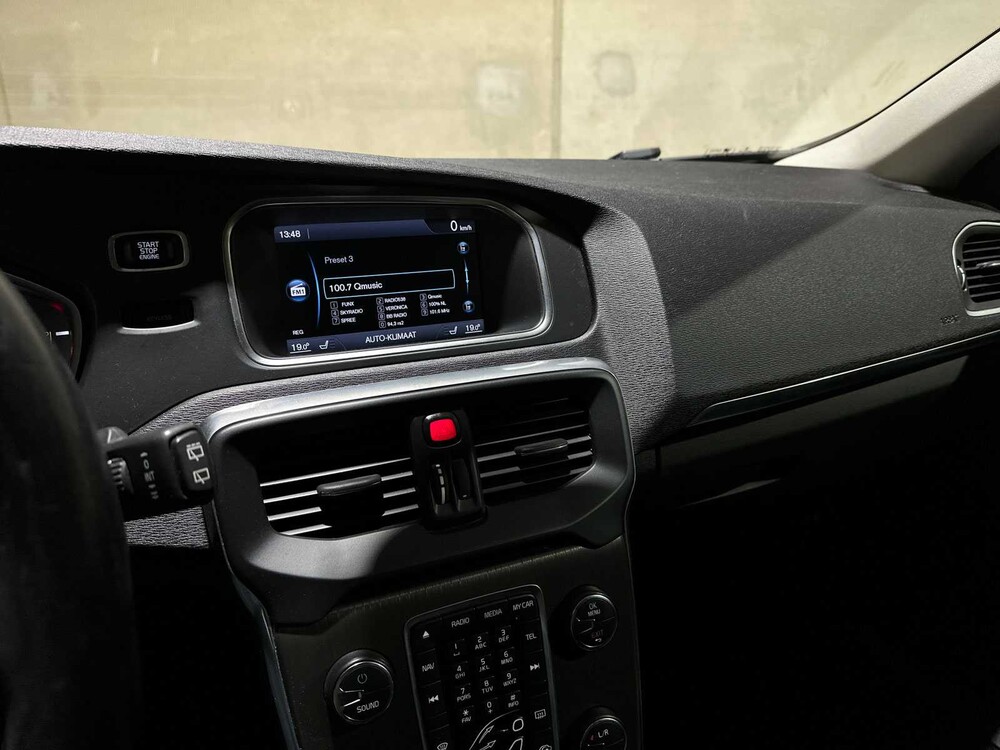 Volvo V40 2.0 D3 Summum 148pk 2012, L-445-XL