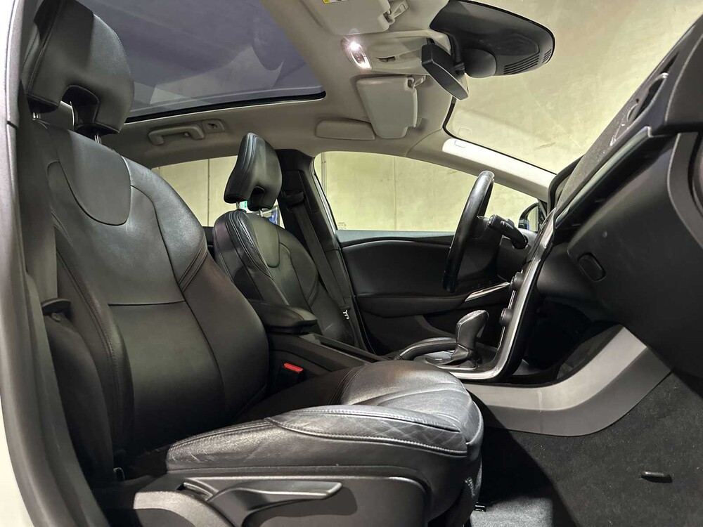 Volvo V40 2.0 D3 Summum 148pk 2012, L-445-XL