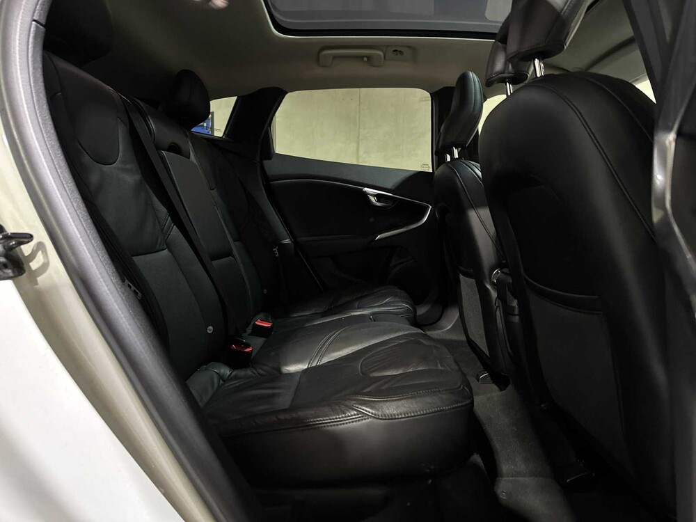 Volvo V40 2.0 D3 Summum 148pk 2012, L-445-XL