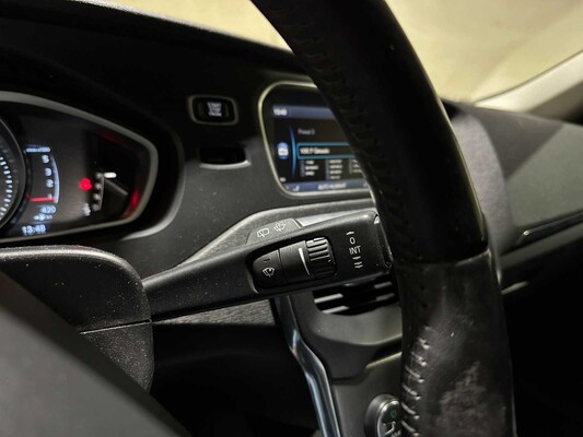 Volvo V40 2.0 D3 Summum 148pk 2012, L-445-XL