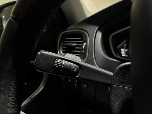 Volvo V40 2.0 D3 Summum 148pk 2012, L-445-XL