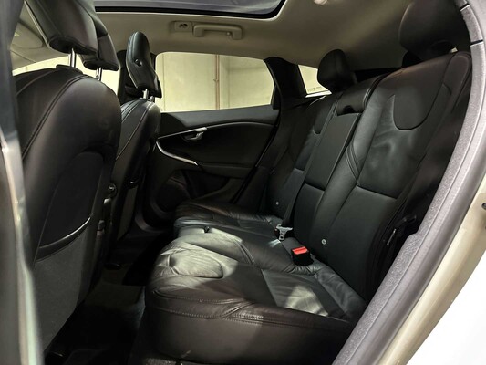 Volvo V40 2.0 D3 Summum 148pk 2012, L-445-XL