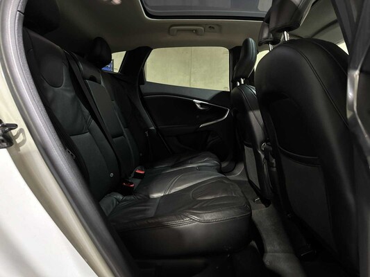 Volvo V40 2.0 D3 Summum 148pk 2012, L-445-XL