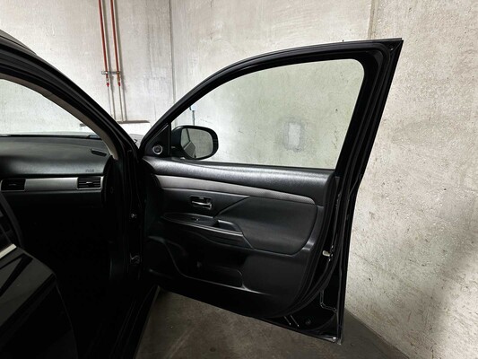 Mitsubishi Outlander 150pk 2016 (Origineel-NL), VZ-564-V