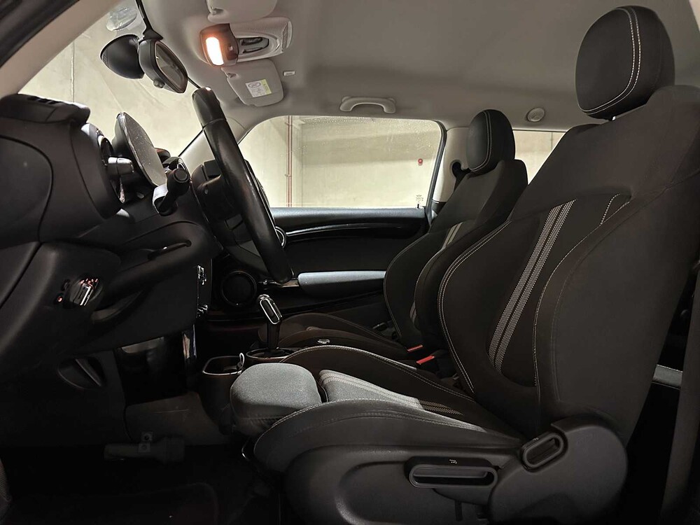 MINI Cooper Electric Essential 33 kWh 184pk 2021 F56 (Origineel-NL), L-232-DH