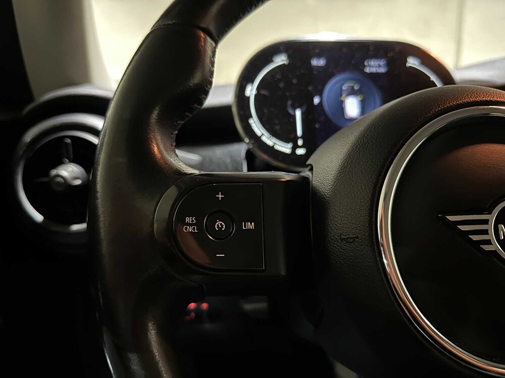 MINI Cooper Electric Essential 33 kWh 184pk 2021 F56 (Origineel-NL), L-232-DH