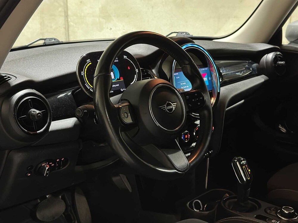 MINI Cooper Electric Essential 33 kWh 184pk 2021 F56 (Origineel-NL), L-232-DH