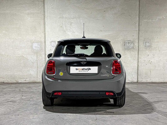 MINI Cooper Electric Essential 33 kWh 184pk 2021 F56 (Origineel-NL), L-232-DH