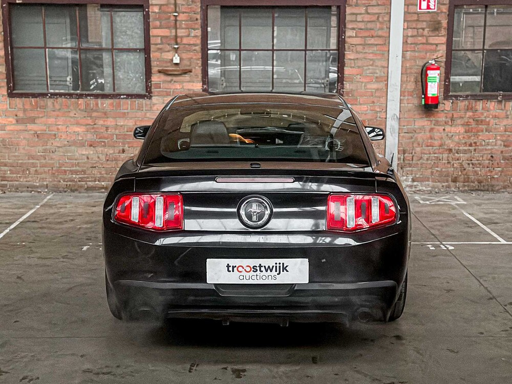 Ford Mustang 3.7 V6 305pk 2013 Coupe