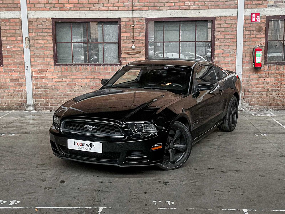 Ford Mustang 3.7 V6 305pk 2013 Coupe