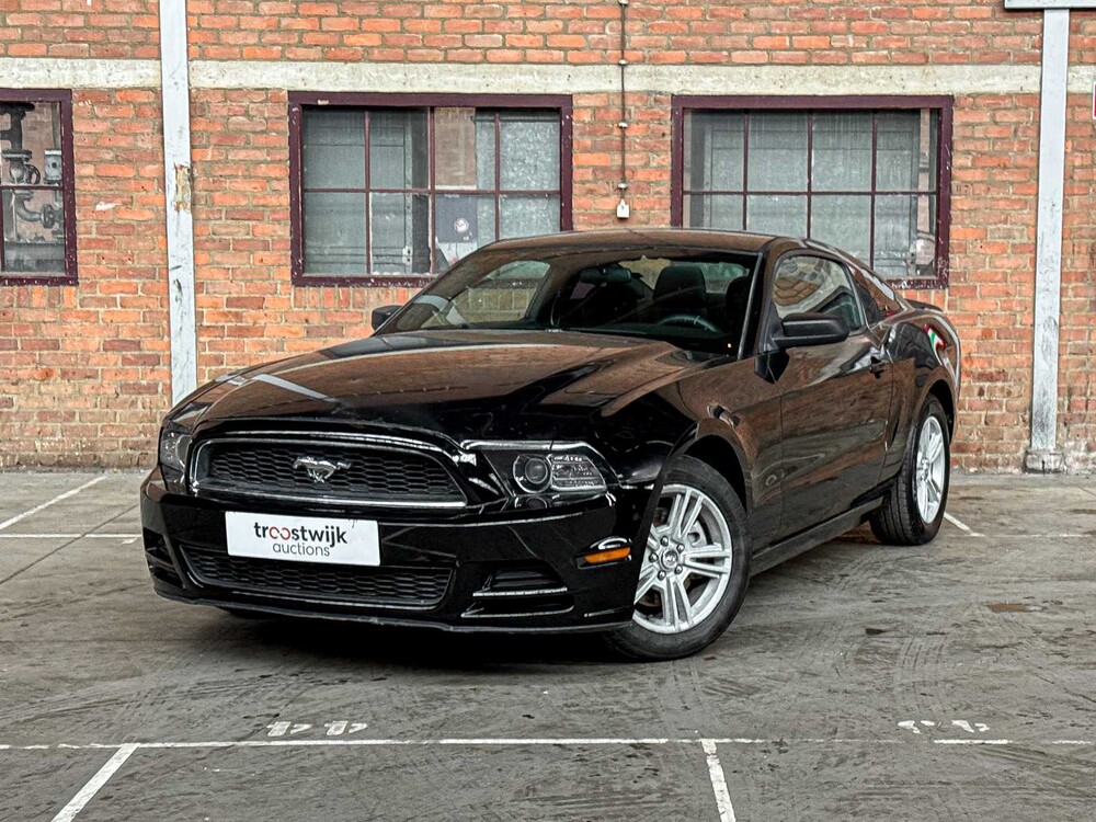Ford Mustang 3.7 V6 305pk 2012 Coupe -Handgeschakeld-
