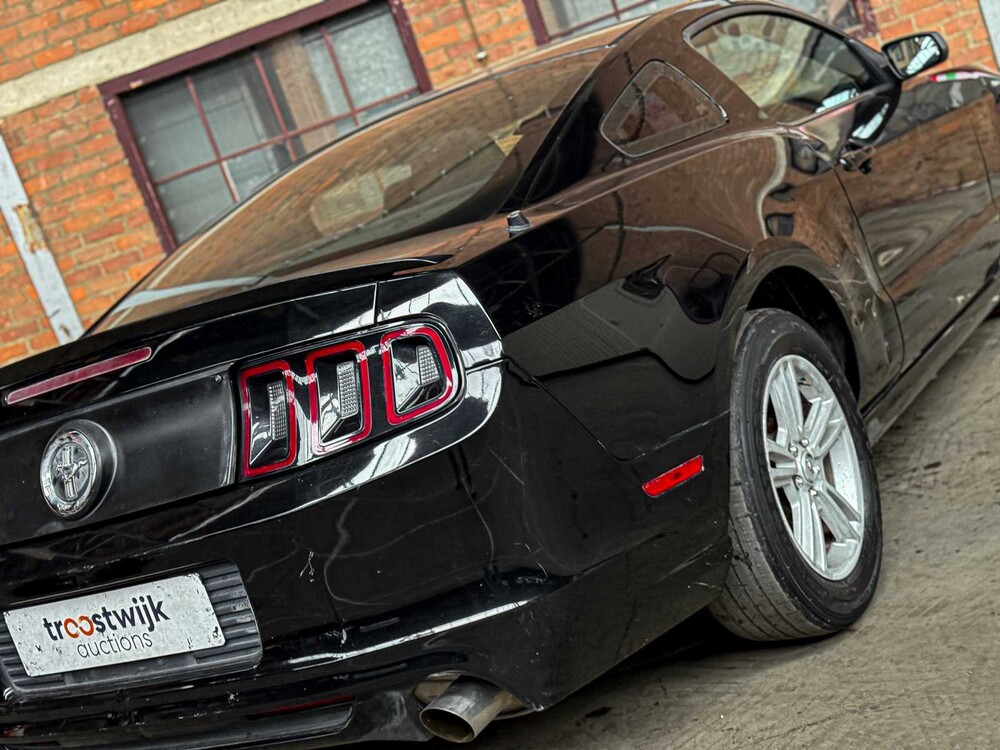 Ford Mustang 3.7 V6 305pk 2012 Coupe -Handgeschakeld-