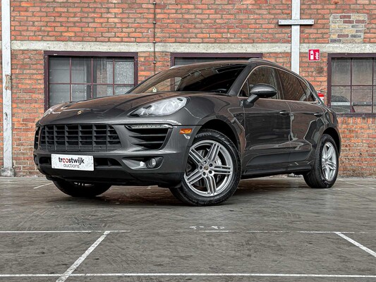 Luxury & sports cars te Milsbeek