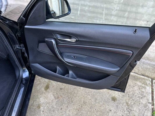 BMW 125d High Executive 1-serie 215pk 2014 Automaat, PZ-573-N