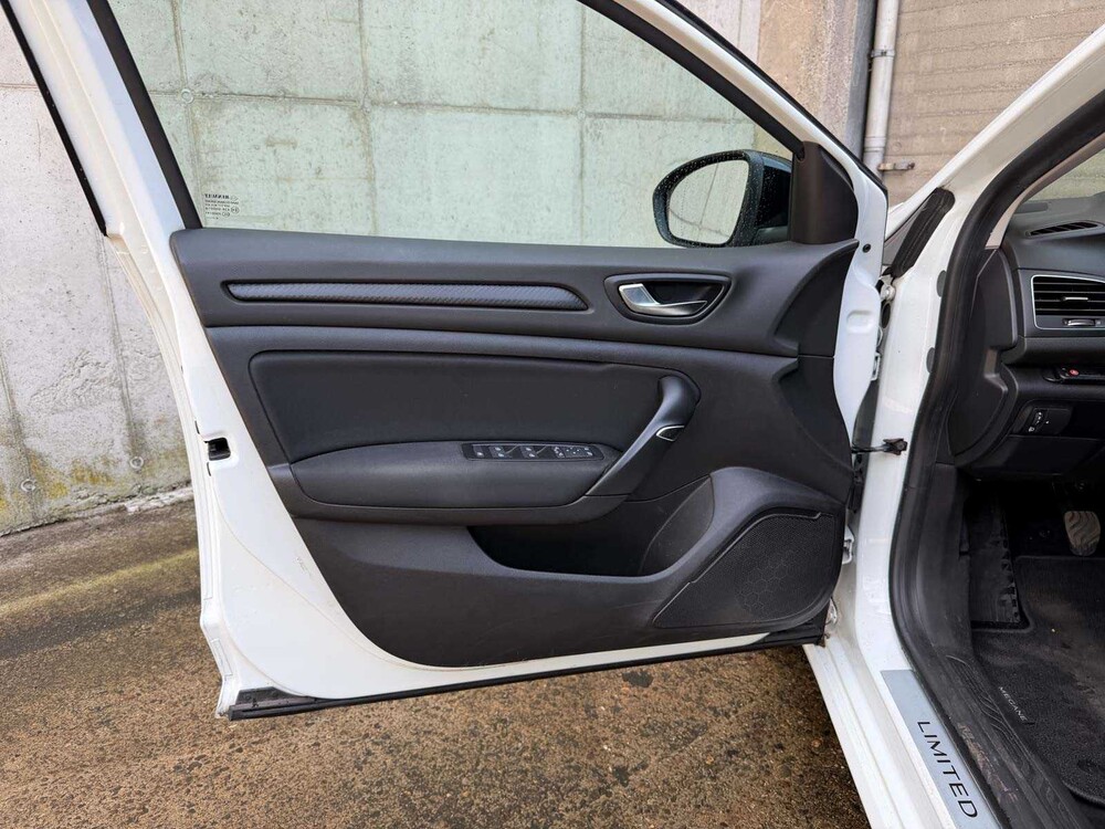 Renault Mégane Estate 1.3 TCe Limited 116pk 2020 (Origineel-NL + 1e eigenaar), J-866-GX