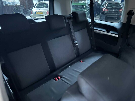Peugeot Expert Traveller 1.5 9-seater 120hp 2019