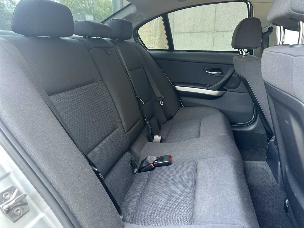 BMW 318i 2.0 3-serie 143pk 2010, S-579-NP