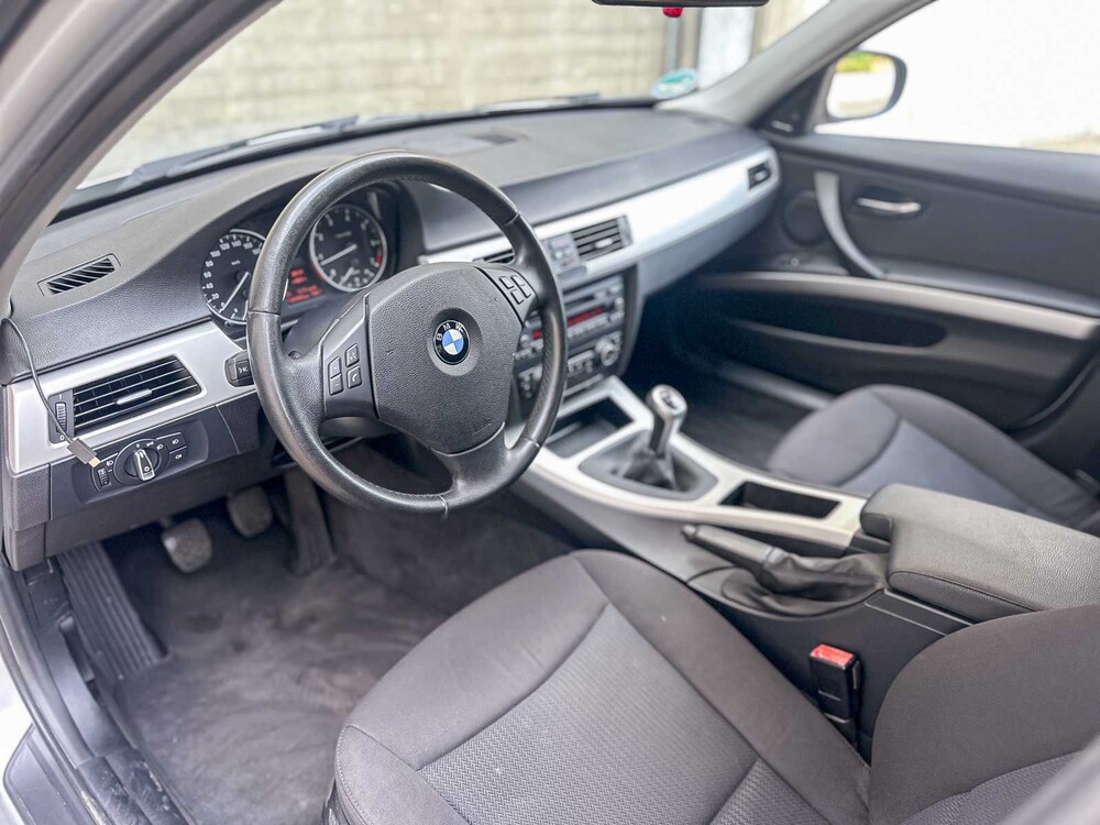 BMW 318i 2.0 3-serie 143pk 2010, S-579-NP