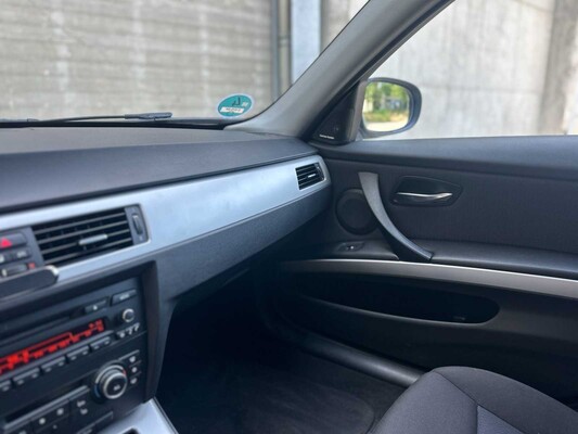 BMW 318i 2.0 3-serie 143pk 2010, S-579-NP