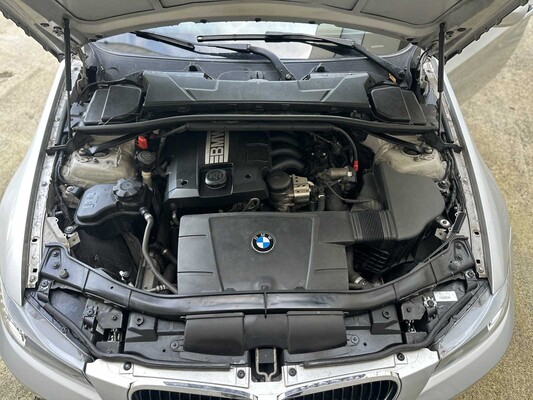BMW 318i 2.0 3-serie 143pk 2010, S-579-NP