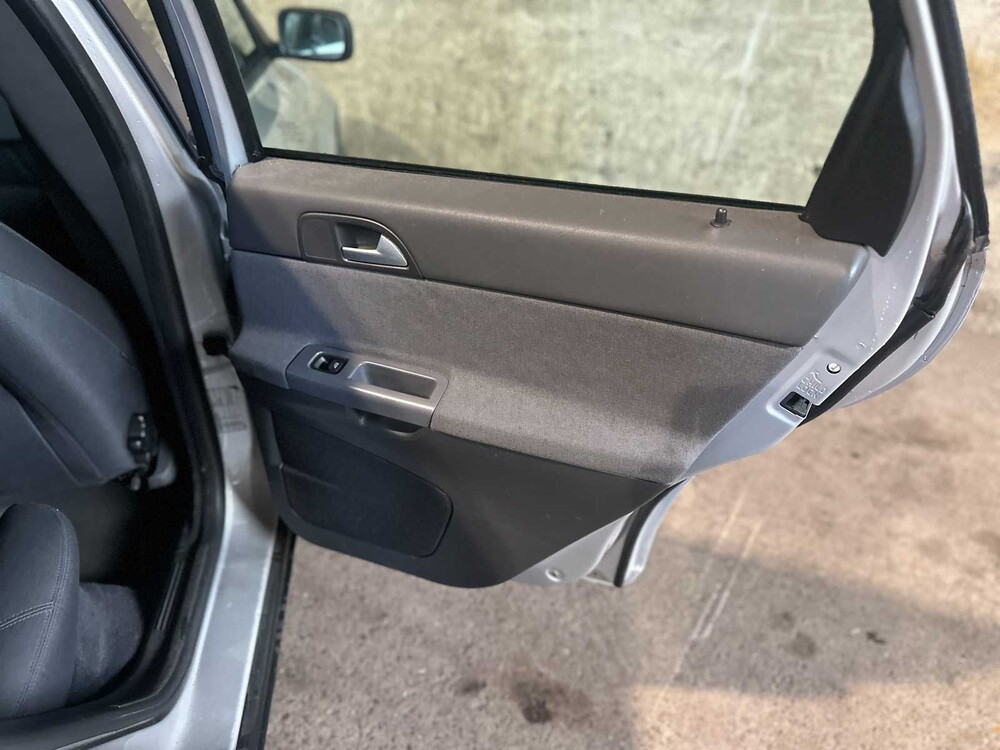 Volvo V50 1.8 Elite 125pk 2005 (Origineel-NL), 33-RD-GT