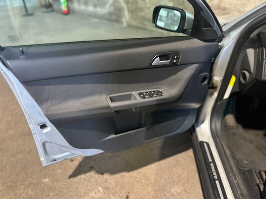 Volvo V50 1.8 Elite 125pk 2005 (Origineel-NL), 33-RD-GT