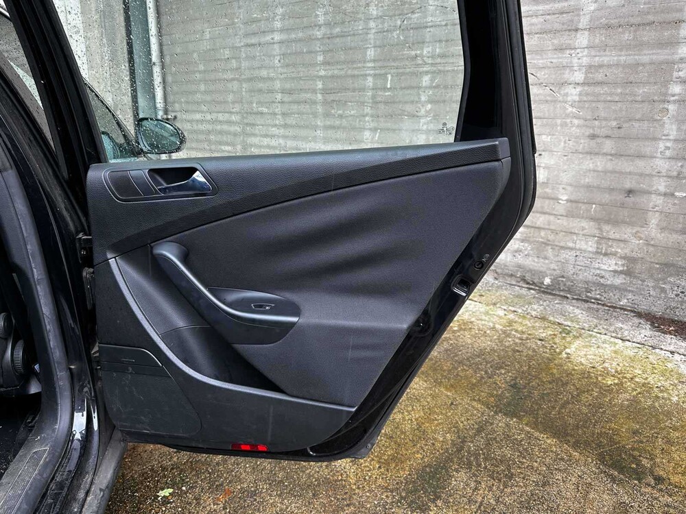 Volkswagen Passat Variant 2.0 FSI Comfortline Business 150pk 2007 (Origineel-NL), 93-TP-DP
