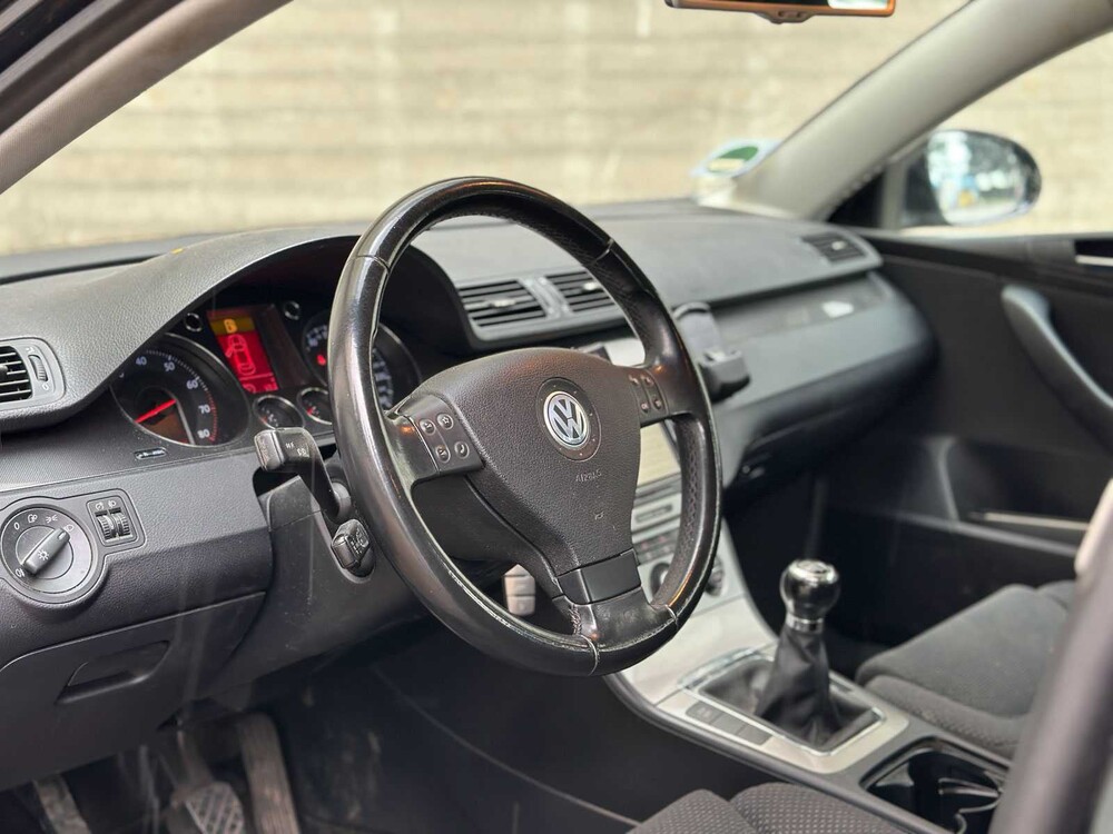 Volkswagen Passat Variant 2.0 FSI Comfortline Business 150pk 2007 (Origineel-NL), 93-TP-DP