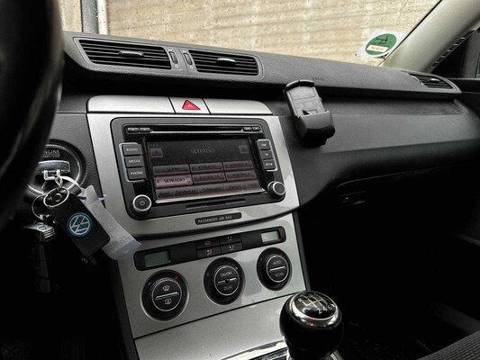 Volkswagen Passat Variant 2.0 FSI Comfortline Business 150pk 2007 (Origineel-NL), 93-TP-DP