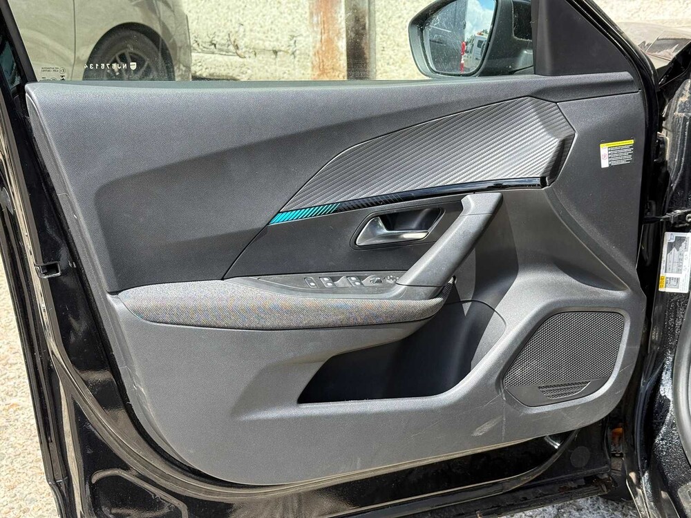 Peugeot 2008 1.2 pure tech 131pk 2023
