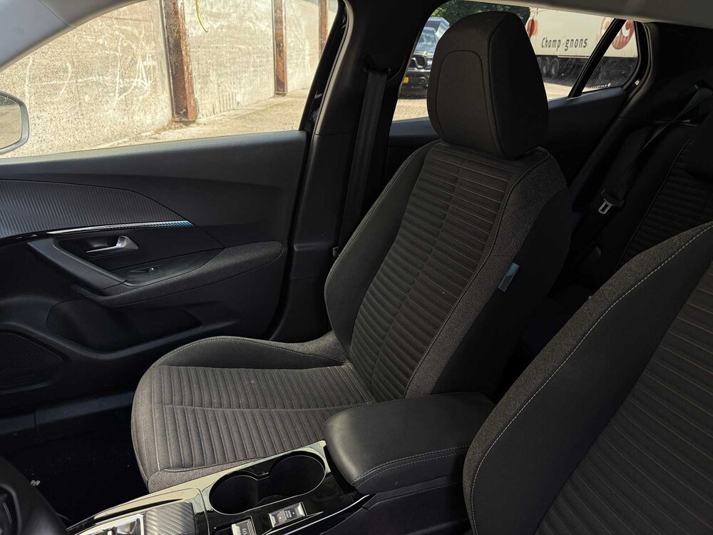 Peugeot 2008 1.2 pure tech 131pk 2023