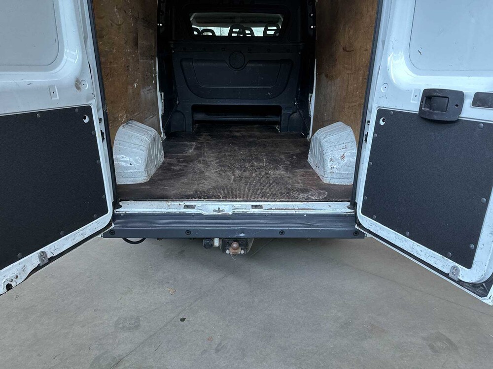 Peugeot Boxer 335 2.2 HDI L3H2 XR DC 6-Persoons 150pk 2016 Bedrijfswagen, V-165-GX