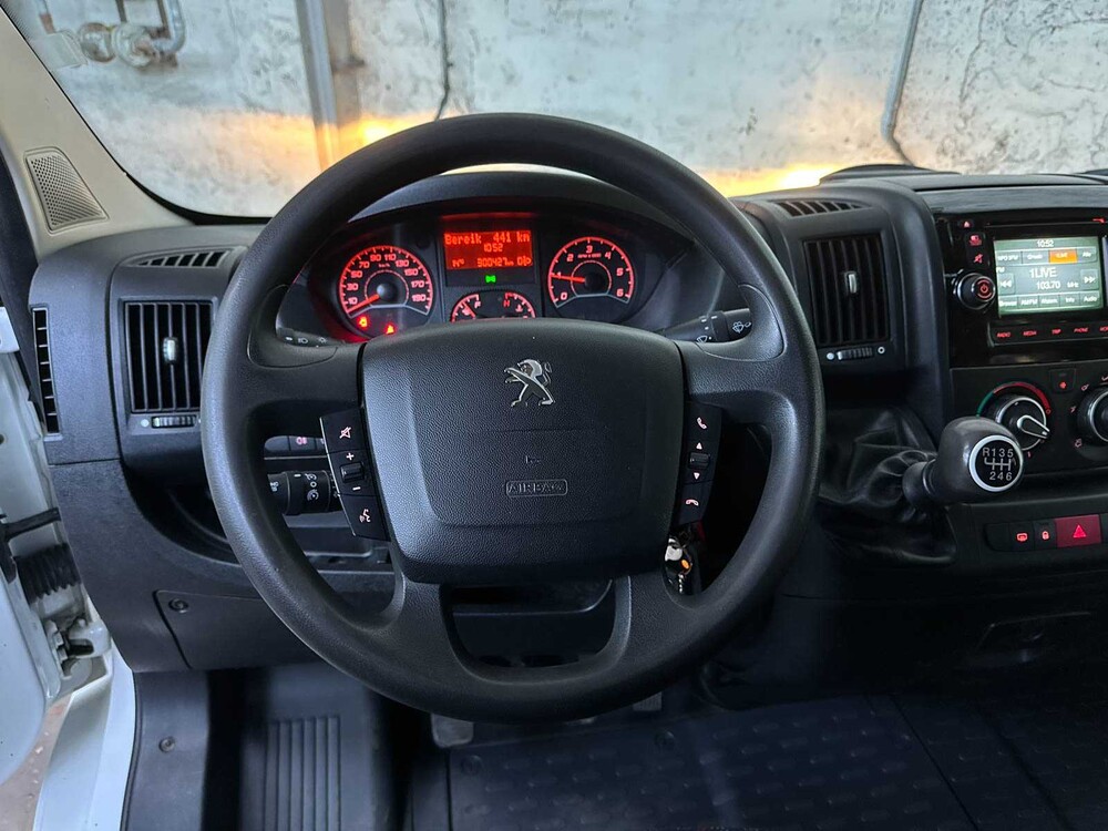 Peugeot Boxer 335 2.2 HDI L3H2 XR DC 6-Persoons 150pk 2016 Bedrijfswagen, V-165-GX