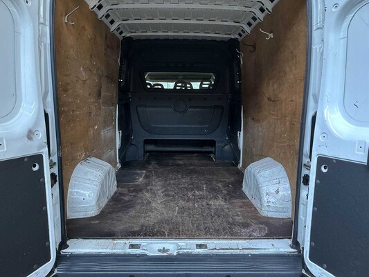 Peugeot Boxer 335 2.2 HDI L3H2 XR DC 6-Persoons 150pk 2016 Bedrijfswagen, V-165-GX