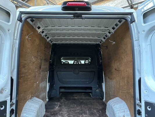 Peugeot Boxer 335 2.2 HDI L3H2 XR DC 6-Persoons 150pk 2016 Bedrijfswagen, V-165-GX