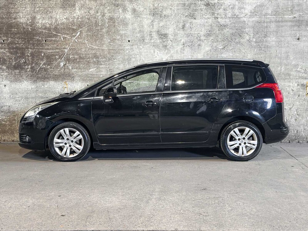 Peugeot 5008 1.6 THP Blue Lease Executive 156pk 2012 (Origineel-NL) 7-persoons, 34-XVJ-7 
