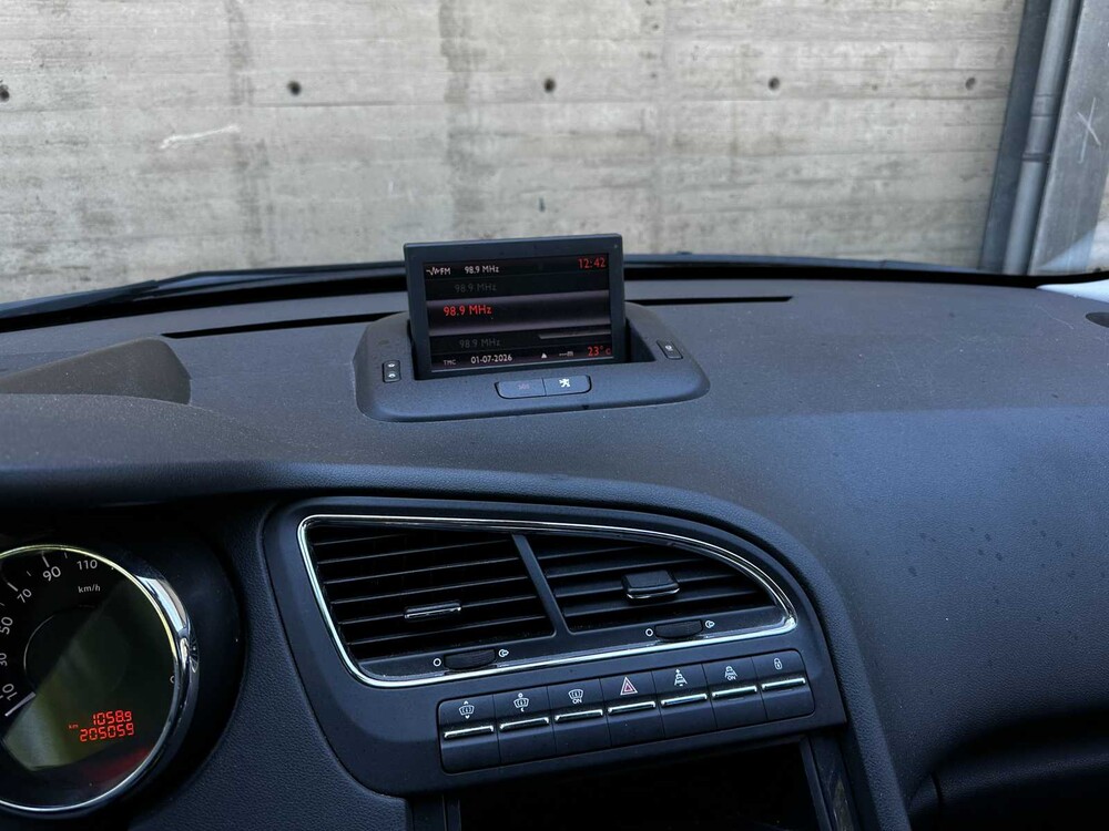 Peugeot 5008 1.6 THP Blue Lease Executive 156pk 2012 (Origineel-NL) 7-persoons, 34-XVJ-7 
