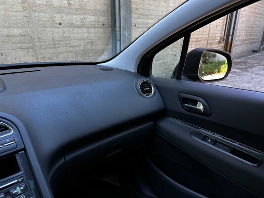 Peugeot 5008 1.6 THP Blue Lease Executive 156pk 2012 (Origineel-NL) 7-persoons, 34-XVJ-7 