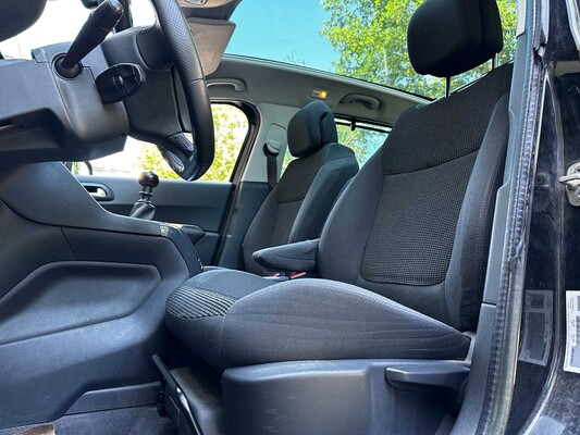 Peugeot 5008 1.6 THP Blue Lease Executive 156pk 2012 (Origineel-NL) 7-persoons, 34-XVJ-7 