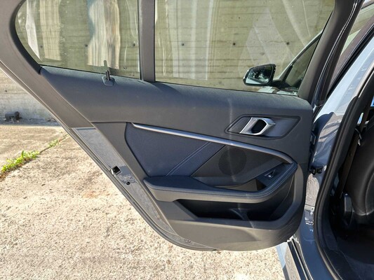 BMW 118d Executive Edition M Sport 150pk 2020 (Origineel-NL + 1e eigenaar) 1-serie, J-592-BH