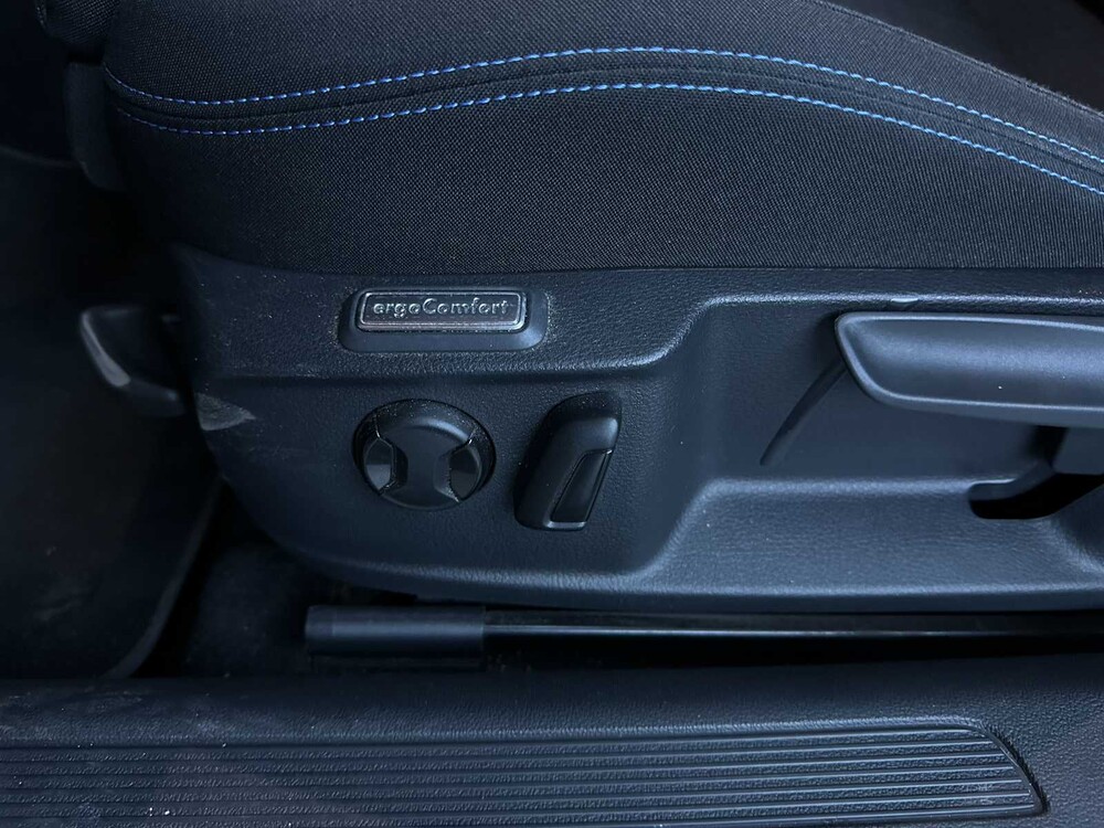Volkswagen Passat Variant 1.4 TSI PHEV GTE Business 156pk 2021 (Origineel-NL+1e eigenaar), K-814-XG