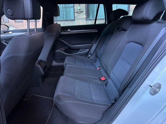 Volkswagen Passat Variant 1.4 TSI PHEV GTE Business 156pk 2021 (Origineel-NL+1e eigenaar), K-814-XG