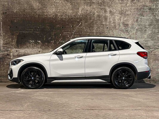 BMW X1 sDrive20i Business Edition Plus 178pk 2022 (Origineel-NL), P-914-LJ