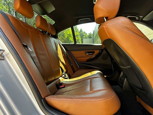 BMW 320d EfficientDynamics Edition High Executive 163pk 2014 (Origineel-NL) 3-serie, 4-XDD-34