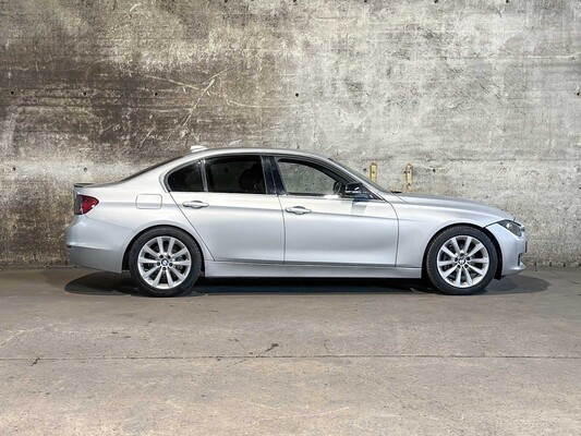 BMW 320d EfficientDynamics Edition High Executive 163pk 2014 (Origineel-NL) 3-serie, 4-XDD-34
